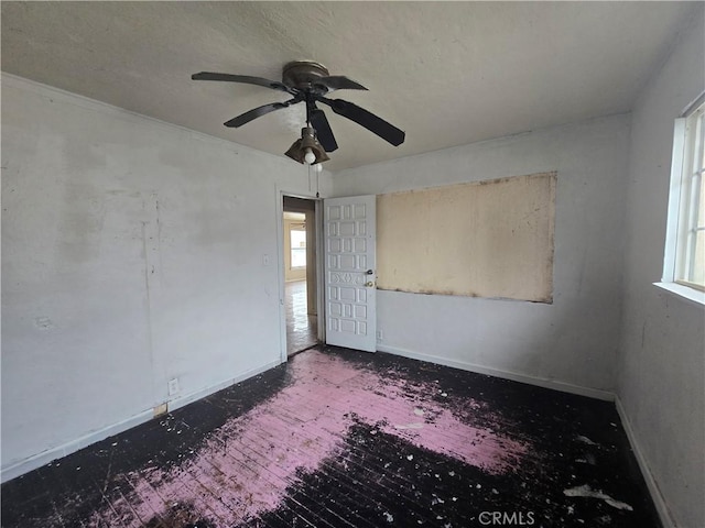 empty room with ceiling fan