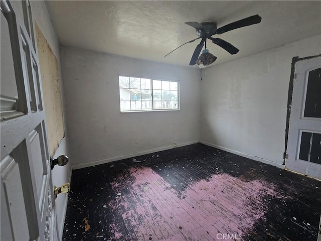 empty room with ceiling fan