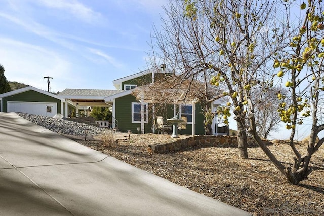 view of front of property