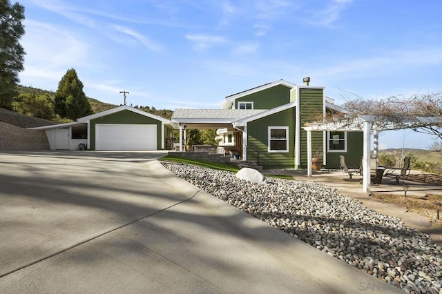 view of front facade with a garage