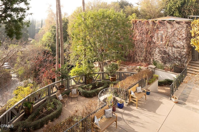 790 Huntington Cir, Pasadena, CA 91106 - view of patio