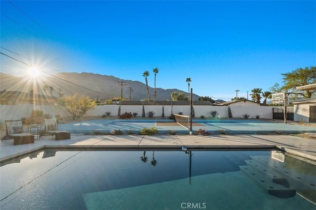 view of pool featuring a mountain view