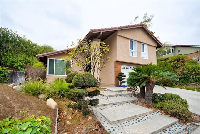 view of front property featuring a garage