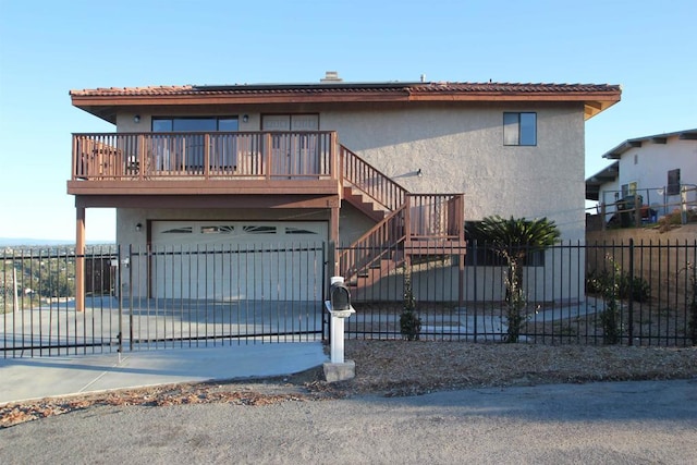 view of front facade featuring a garage