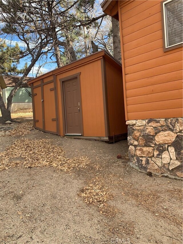 view of outbuilding