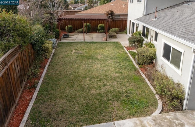 view of yard with a patio area