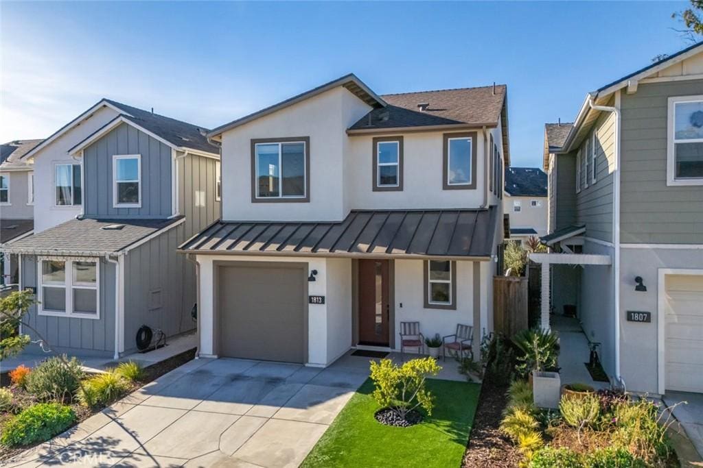 view of front of house with a garage