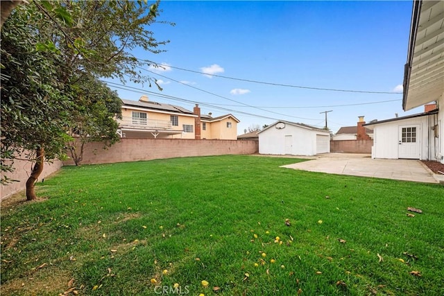 view of yard with a patio