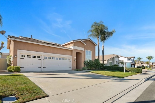 view of front of property featuring a front lawn