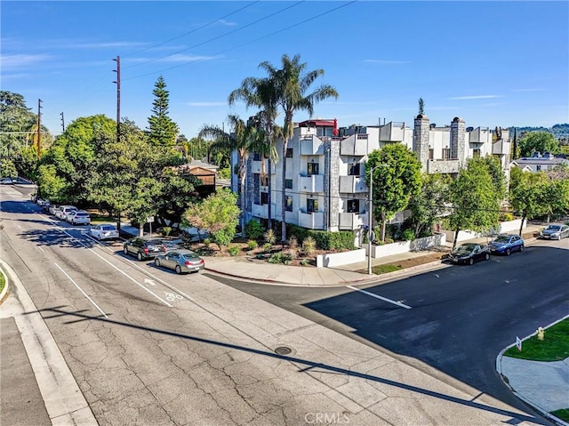 14326 Chandler Blvd Unit 5, Sherman Oaks, CA 91401 - view of road with curbs, street lights, and sidewalks