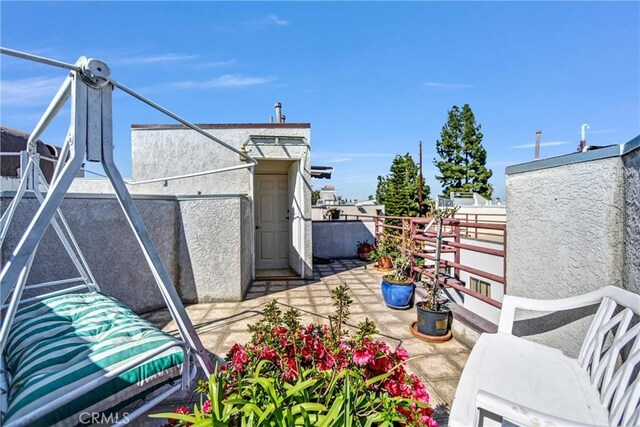 14326 Chandler Blvd Unit 5, Sherman Oaks, CA 91401 - exterior space featuring a patio, fence, and stucco siding