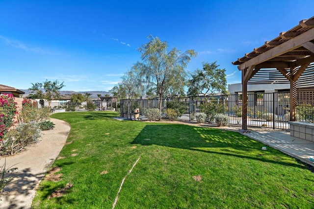 view of yard with a pergola