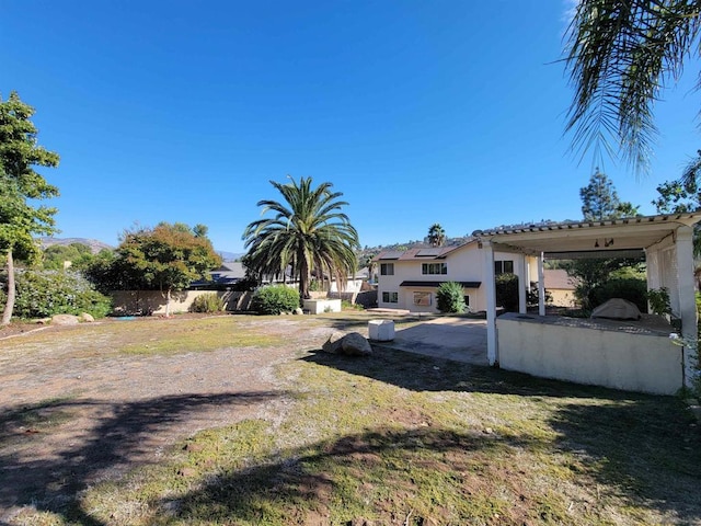 view of yard featuring a patio