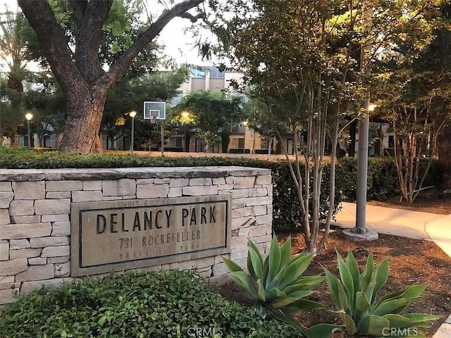 view of community / neighborhood sign