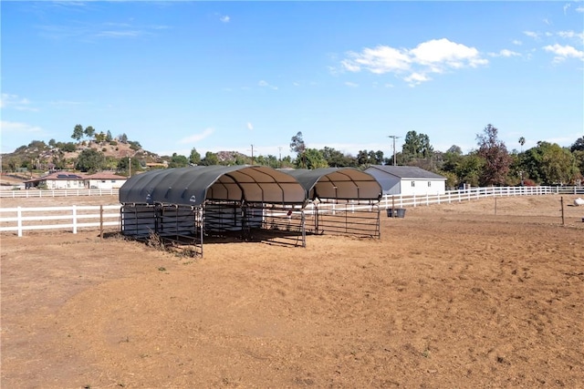 view of yard featuring a rural view