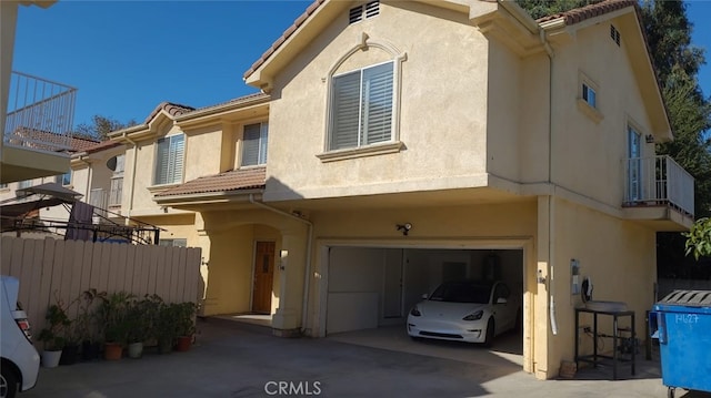 view of front facade featuring a garage