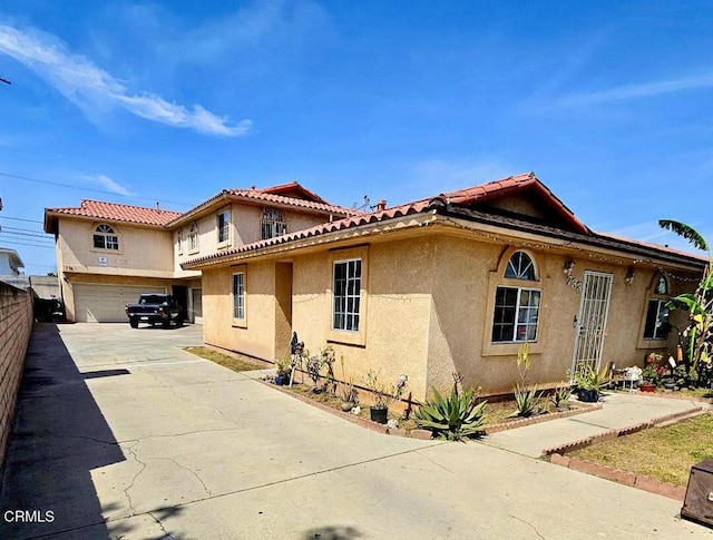 view of front of house featuring a garage