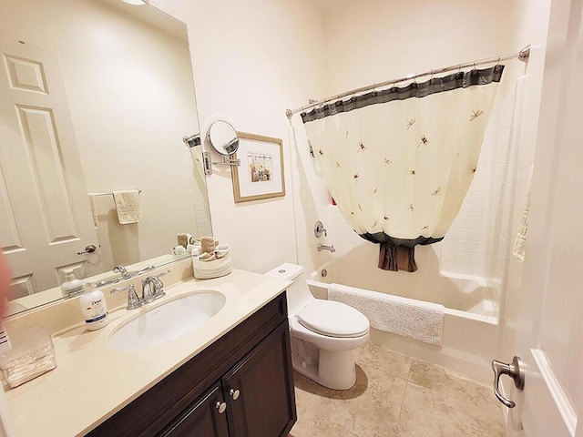 full bathroom featuring shower / bath combo with shower curtain, toilet, and vanity