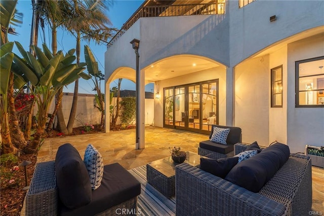 view of patio with outdoor lounge area