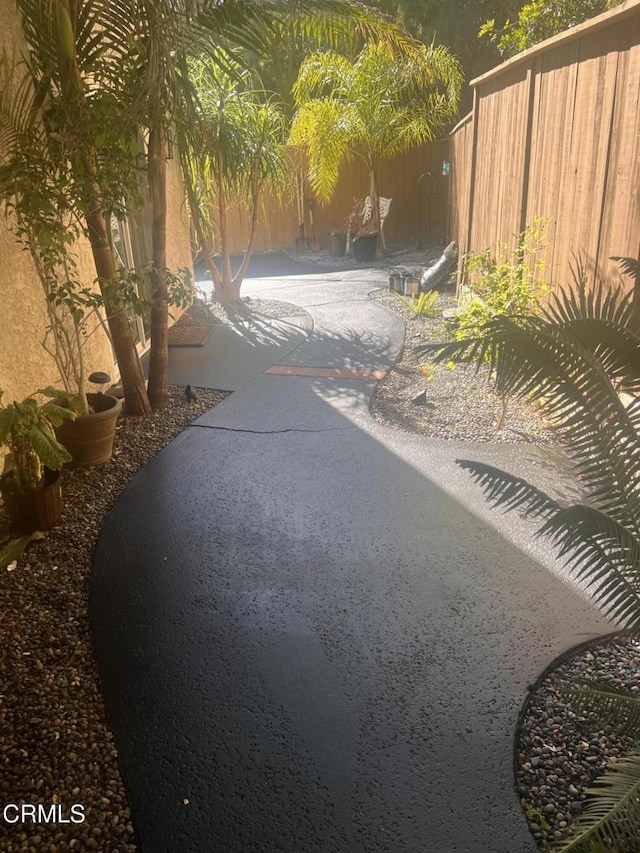 6767 Pheasant Ln, Oak Park, CA 91377 - view of yard with fence