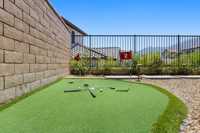 view of yard with a mountain view