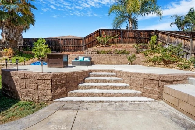 view of yard featuring a patio