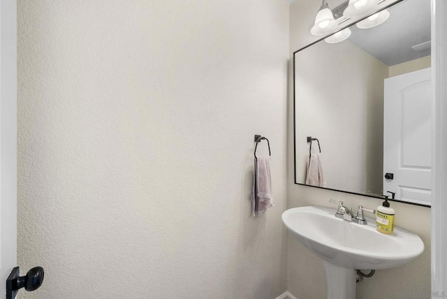 bathroom featuring sink