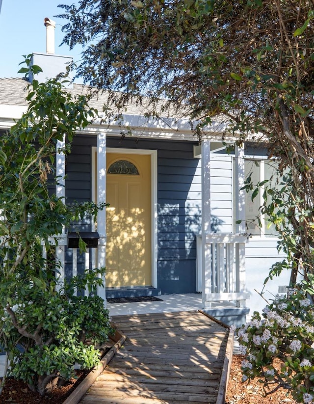 view of property entrance