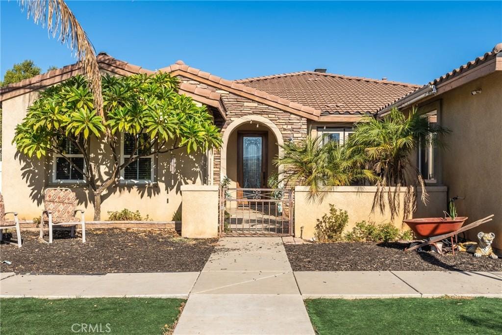 view of front of home