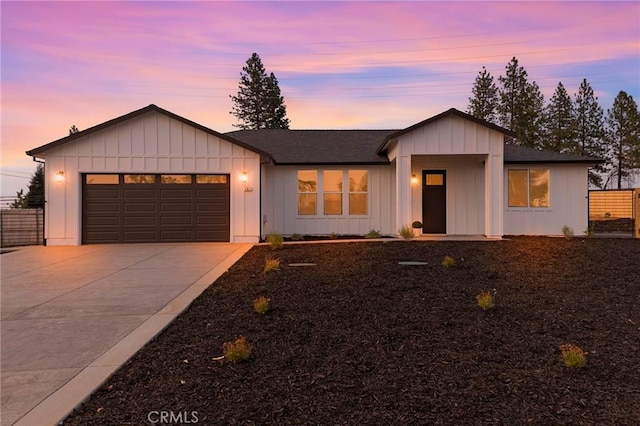 view of front facade featuring a garage