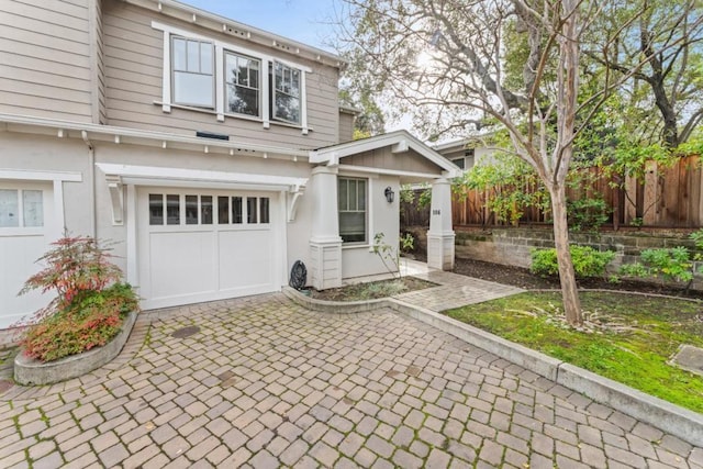 view of front facade featuring a garage