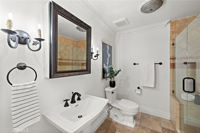 bathroom featuring sink, toilet, walk in shower, and crown molding