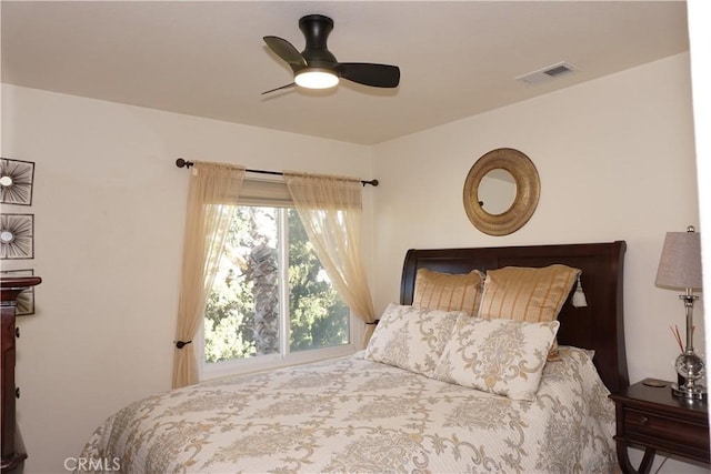 bedroom with ceiling fan