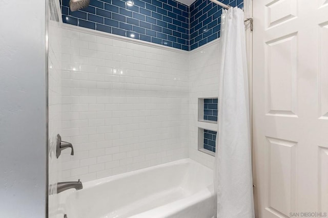 bathroom featuring shower / bath combo