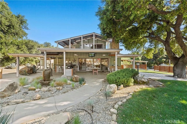 12475 Christmas Tree Rd, Ojai, CA 93023 - back of property featuring board and batten siding and fence