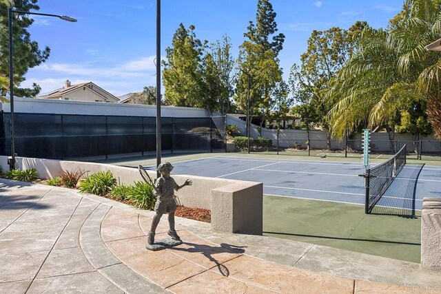 1107 Majestad Ln, Chula Vista, CA 91910 - view of sport court with fence