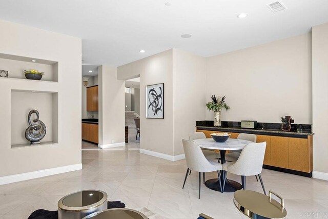 1107 Majestad Ln, Chula Vista, CA 91910 - dining space with baseboards, visible vents, and recessed lighting