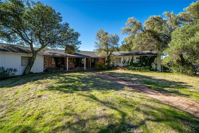 view of front of house with a front yard