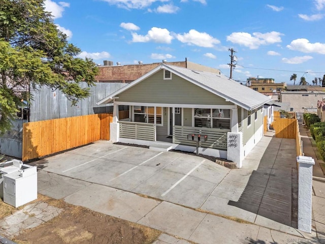 view of front of house with covered porch