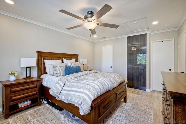 bedroom with ceiling fan, crown molding, and light hardwood / wood-style floors