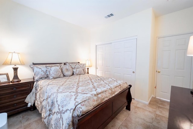 bedroom featuring a closet