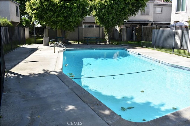 1718 Puente Ave Unit 40, Baldwin Park, CA 91706 - community pool featuring fence and a patio area