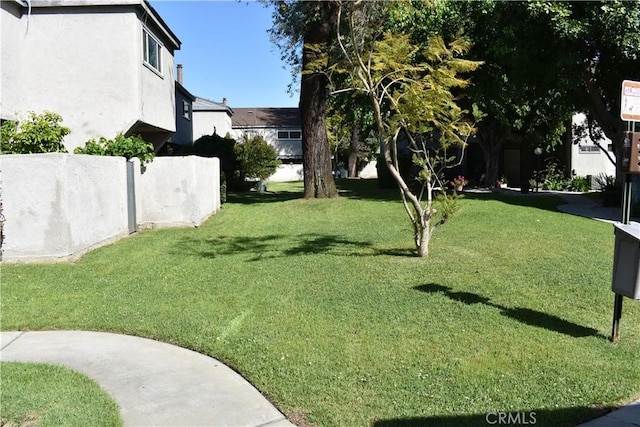 1718 Puente Ave Unit 40, Baldwin Park, CA 91706 - view of green lawn