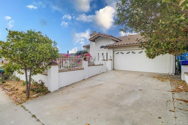 view of front facade featuring a garage