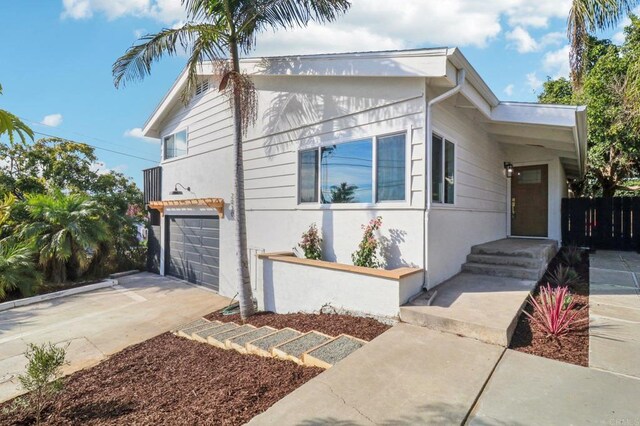 view of front facade featuring a garage