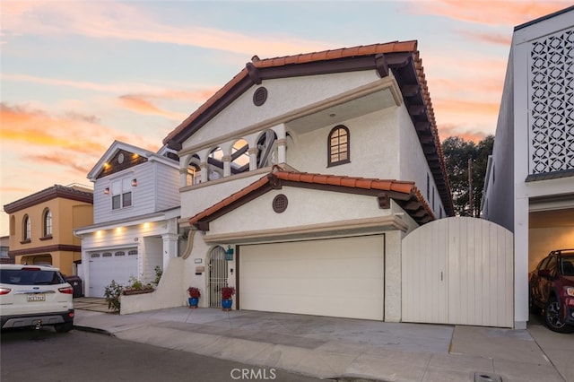 view of front of property featuring a garage