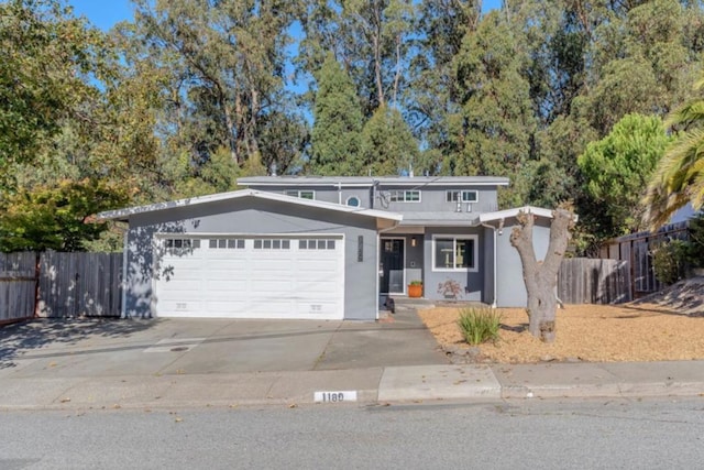 view of front property featuring a garage