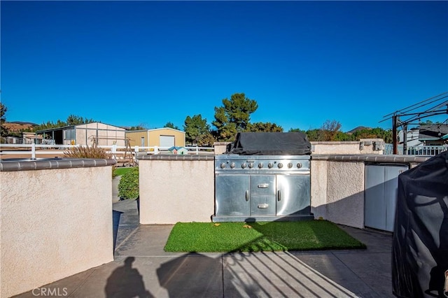 exterior space with an outdoor kitchen