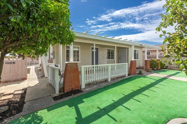 view of front of home featuring a porch