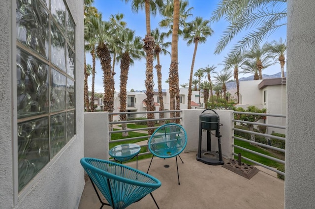 balcony featuring a grill